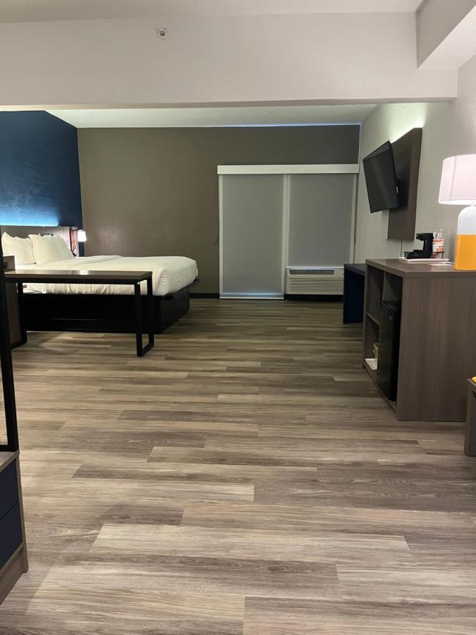 Comfort Suites Clearwater - Dunedin Zewnętrze zdjęcie
