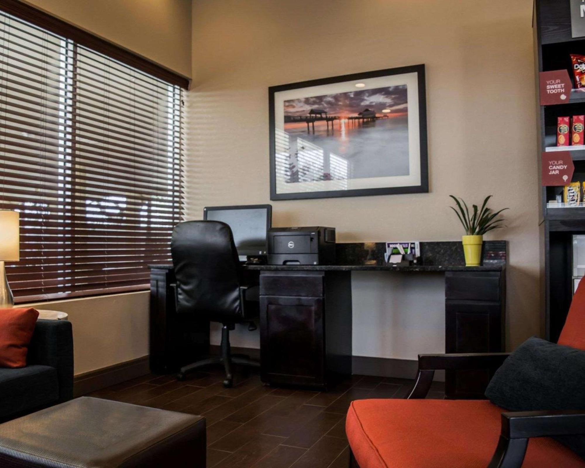 Comfort Suites Clearwater - Dunedin Zewnętrze zdjęcie